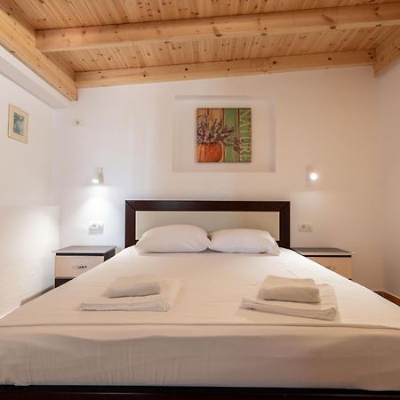 Cozy Apartments Downtown Ksamil Kültér fotó