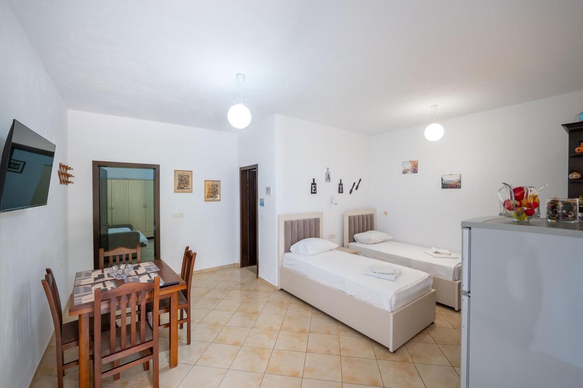 Cozy Apartments Downtown Ksamil Kültér fotó